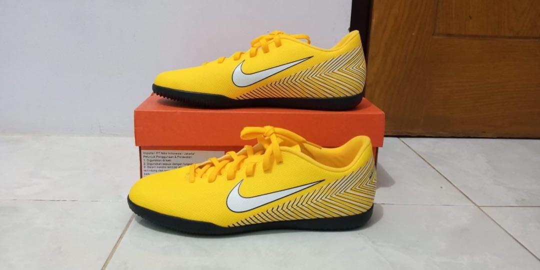 Sepatu Futsal Nike Mercurial Neymar Jr Olah Raga Baju Olahraga Di Carousell