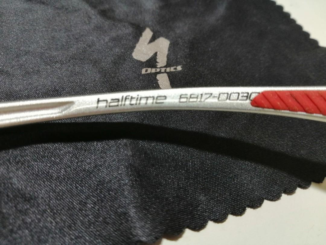 Specialized Sunglasses (Category: Bicycles) located in Singapore. Submitted by kingkong1969 (Listing ID 1012366418, Image 3). Description: A unwanted BD gift, it comes with box, cleaning fabric n instruction manual. Has been in my drawer and totally forgotten about this eye wear..