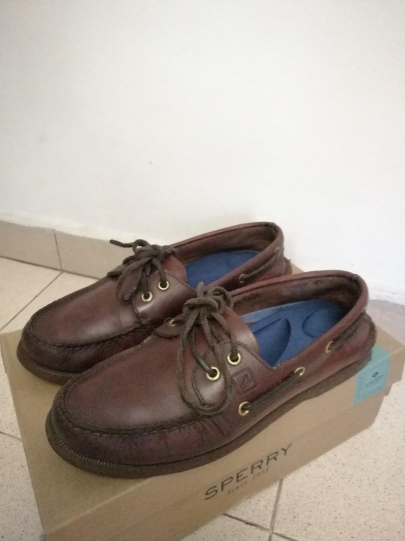 sperry top sider 2 eye boat shoe