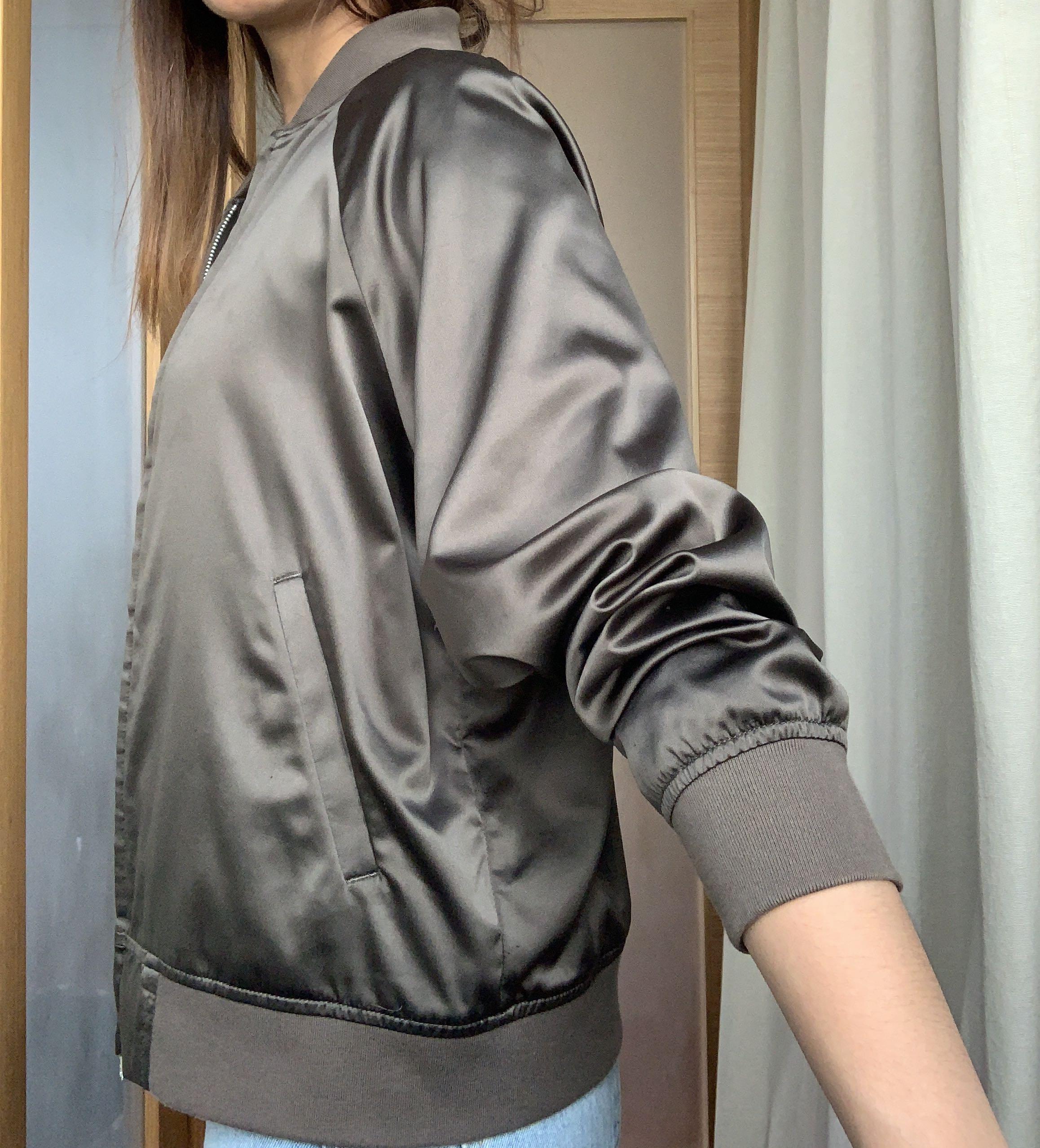 Uniqlo satin bomber jacket hotsell