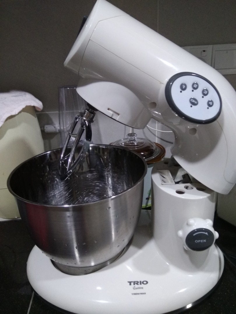 trio cake mixer