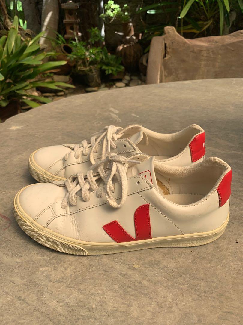 ssense veja