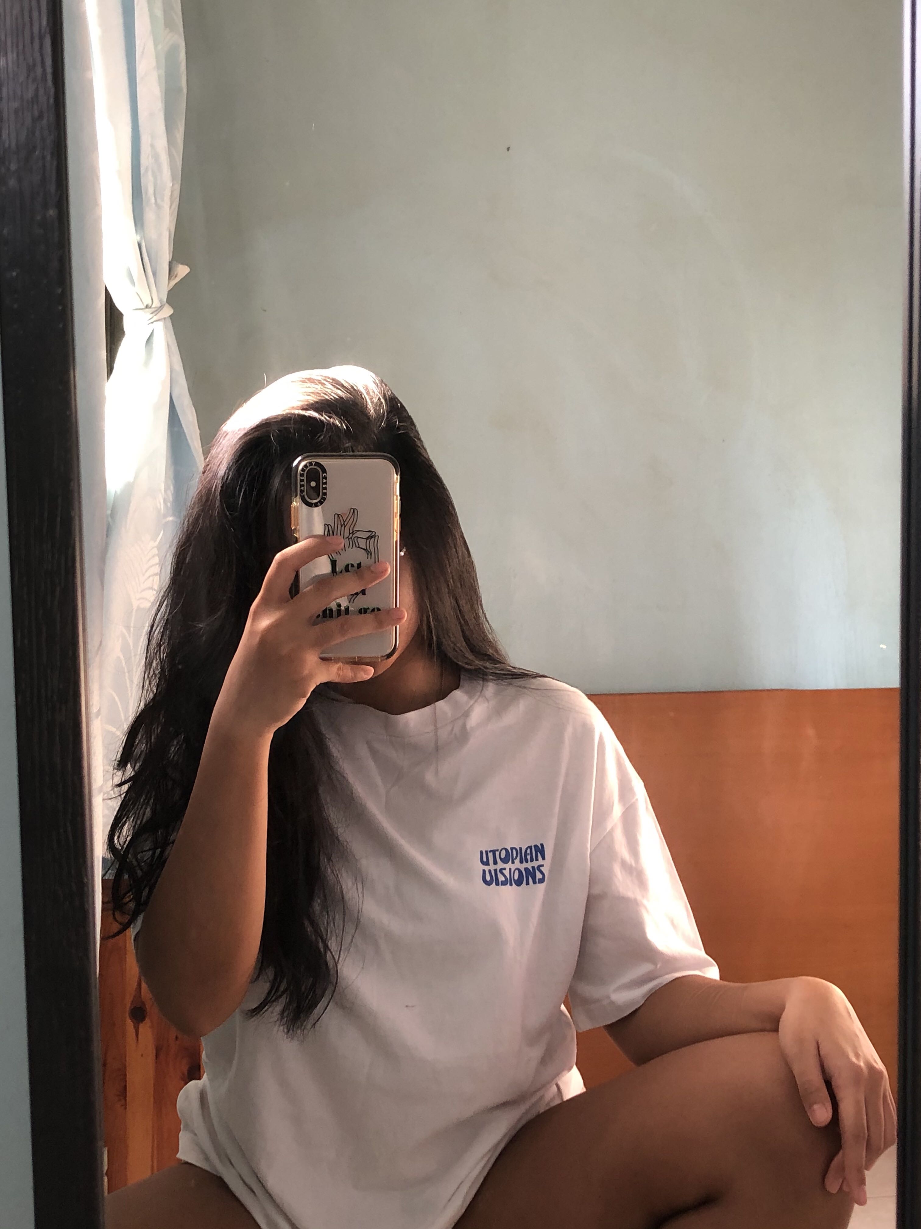 oversized t shirt selfie