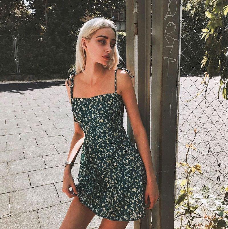ZAFUL Floral Tie Strap Apron Mini Sundress Women s Fashion Tops