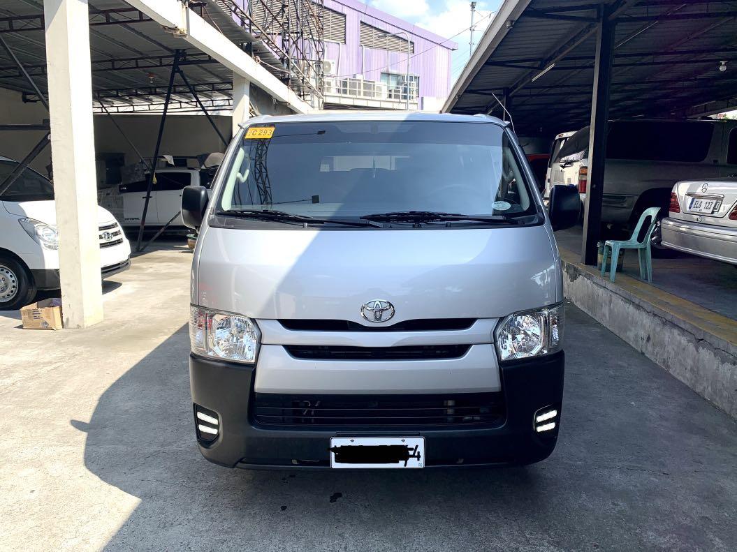 hiace commuter luxury 2018