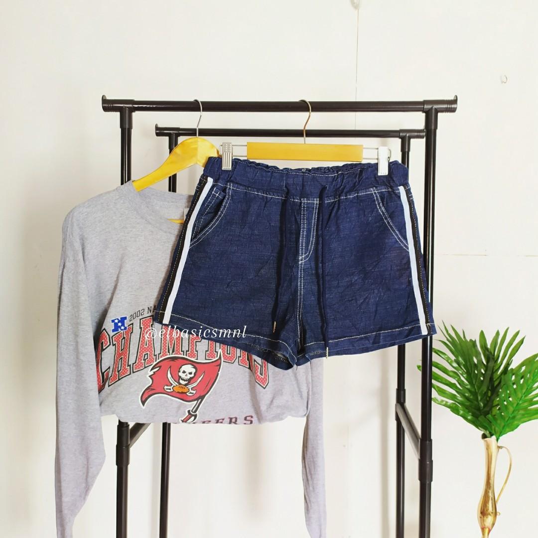 jeans with 2 stripes