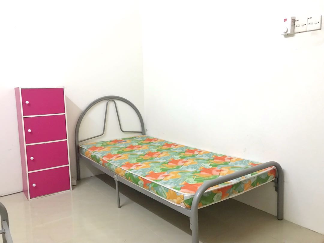 Bilik untuk disewa seksyen 7 ( FEMALE MUSLIM ), Property, Rentals