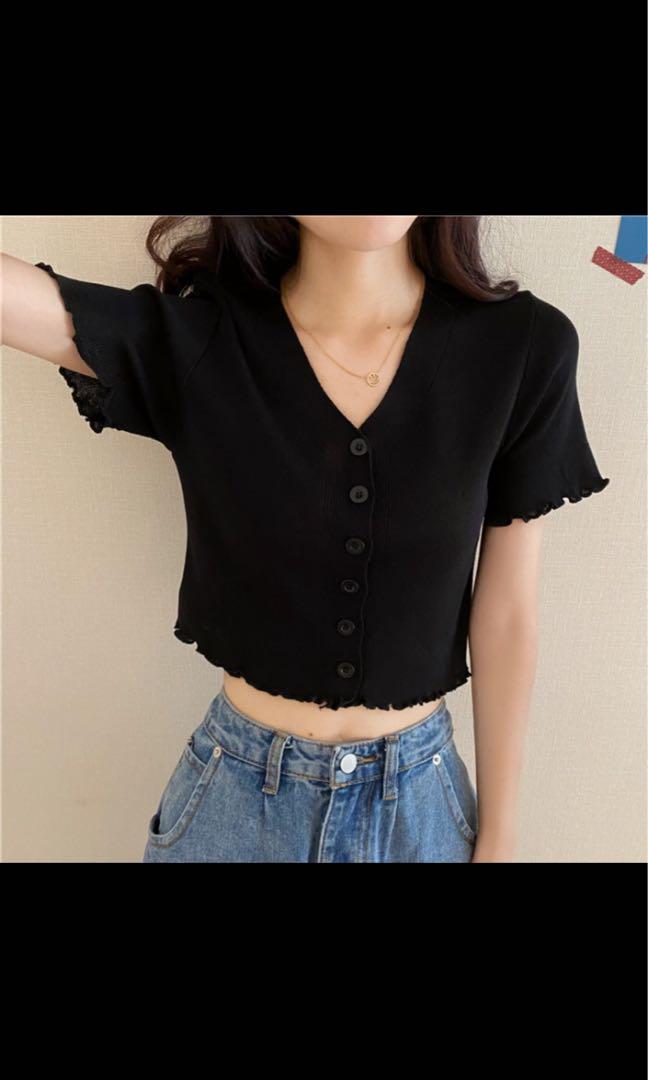 Black Basic Button Top (Category: Sleeveless) located in Singapore. Submitted by ffgshjxno (Listing ID 1017430523, Image 1). Description: Bought extra without realising -.- brand new .