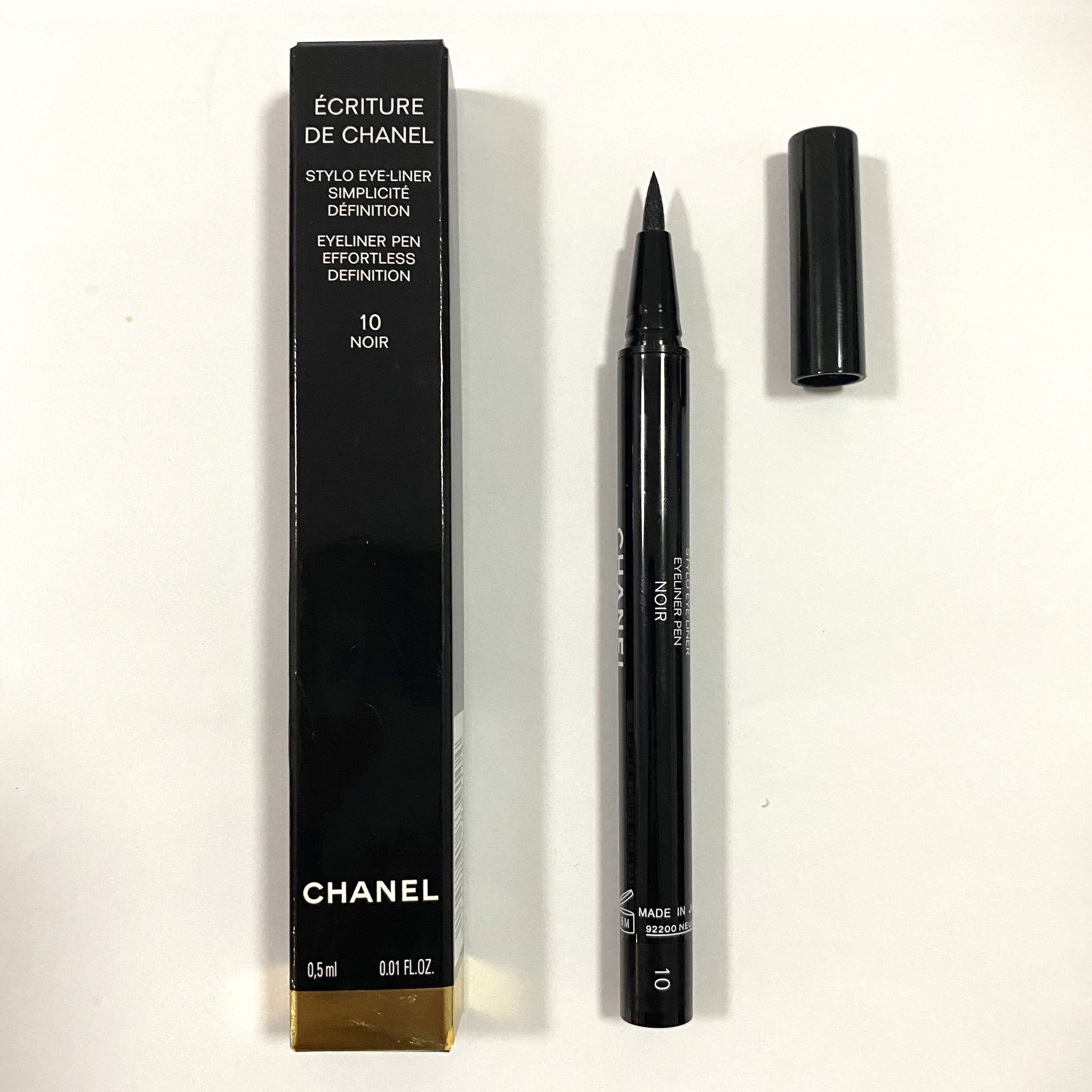 Chanel Signature De Chanel Intense Longwear Eyeliner Pen #10 Noir 0.01 Fl  Oz