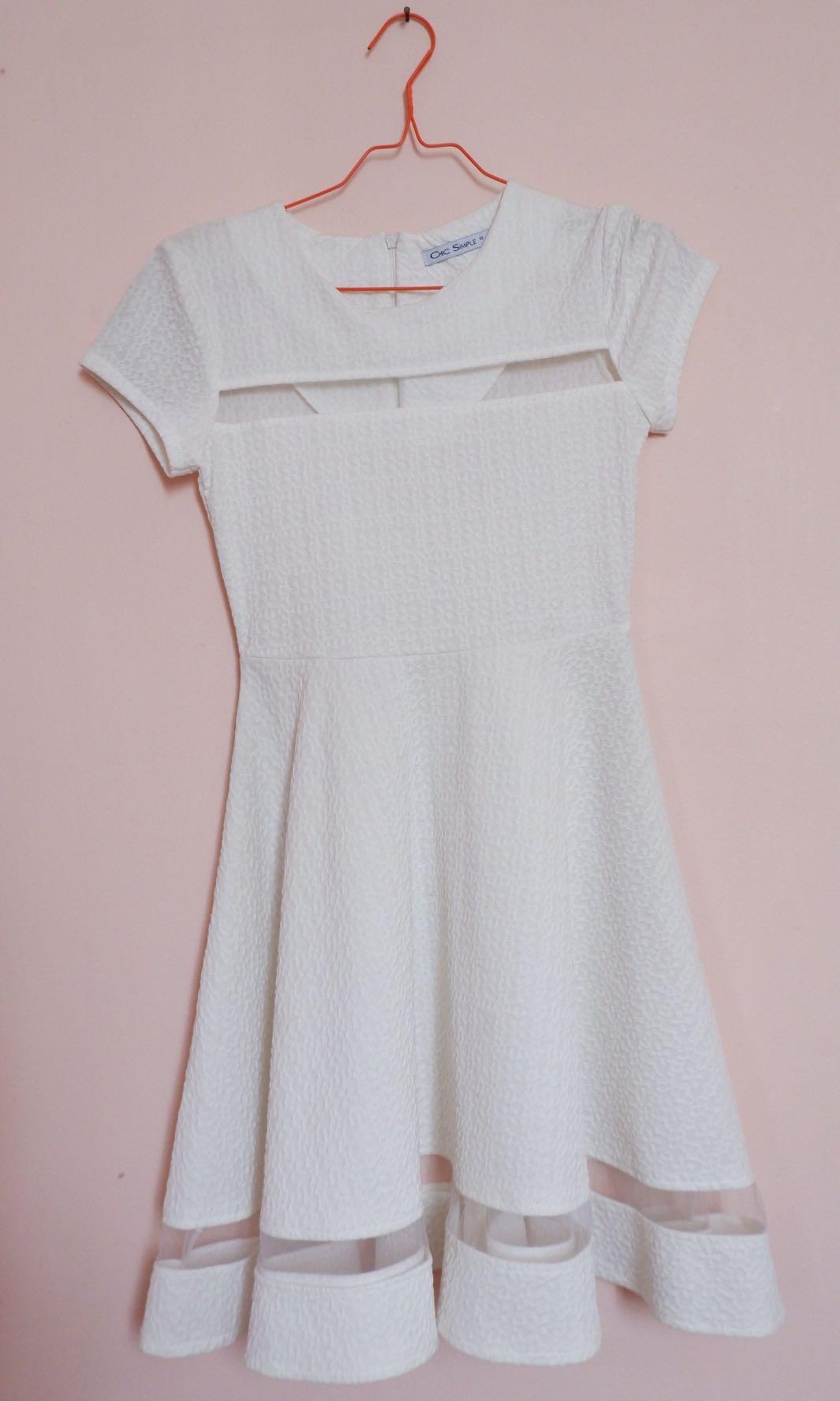 Dress putih simple hotsell