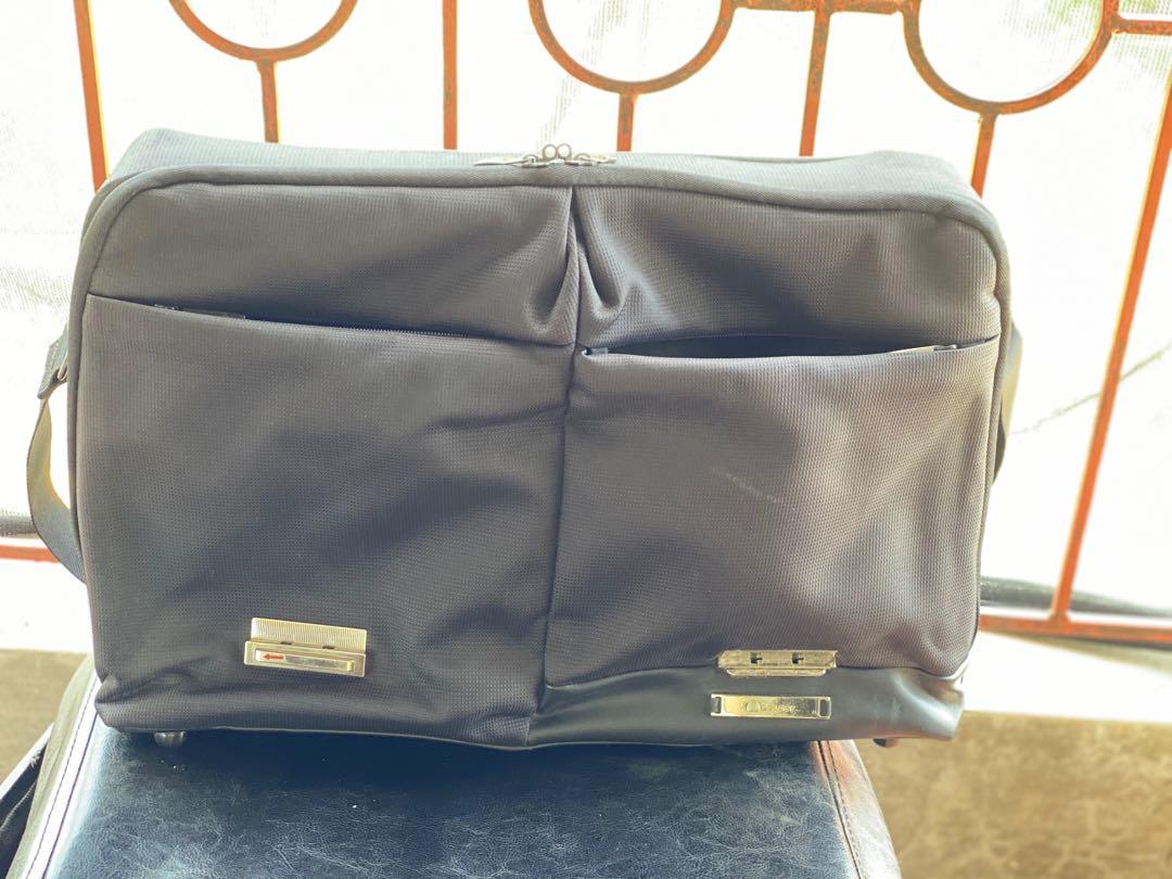 Delsey Laptop Bag (Category: Cross-body Bags) located in Baguio. Submitted by saymineexchange (Listing ID 1017416248, Image 2). Description: .