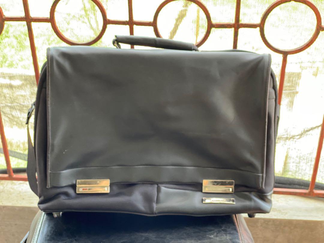 Delsey Laptop Bag (Category: Cross-body Bags) located in Baguio. Submitted by saymineexchange (Listing ID 1017416248, Image 1). Description: .