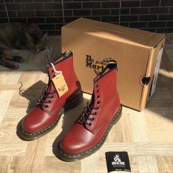 Dr Martens 1460 Cherry Red Smooth Fesyen Pria Sepatu Sepatu Boot Di Carousell The 1460 is the original dr. dr martens 1460 cherry red smooth