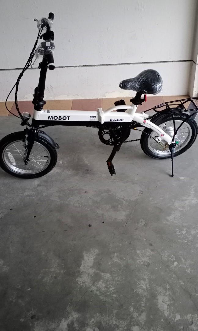 Ebike (Category: E-Scooters & E-Bikes) located in Singapore. Submitted by azmiwarrior (Listing ID 1014958304, Image 4). Description: i like to sell my new mobot dynamic just came on 06/06/20 coz LTA just open and approved not in used all perfect new 100% still have warranty and charger condition 10/10 can slightly negotiate.