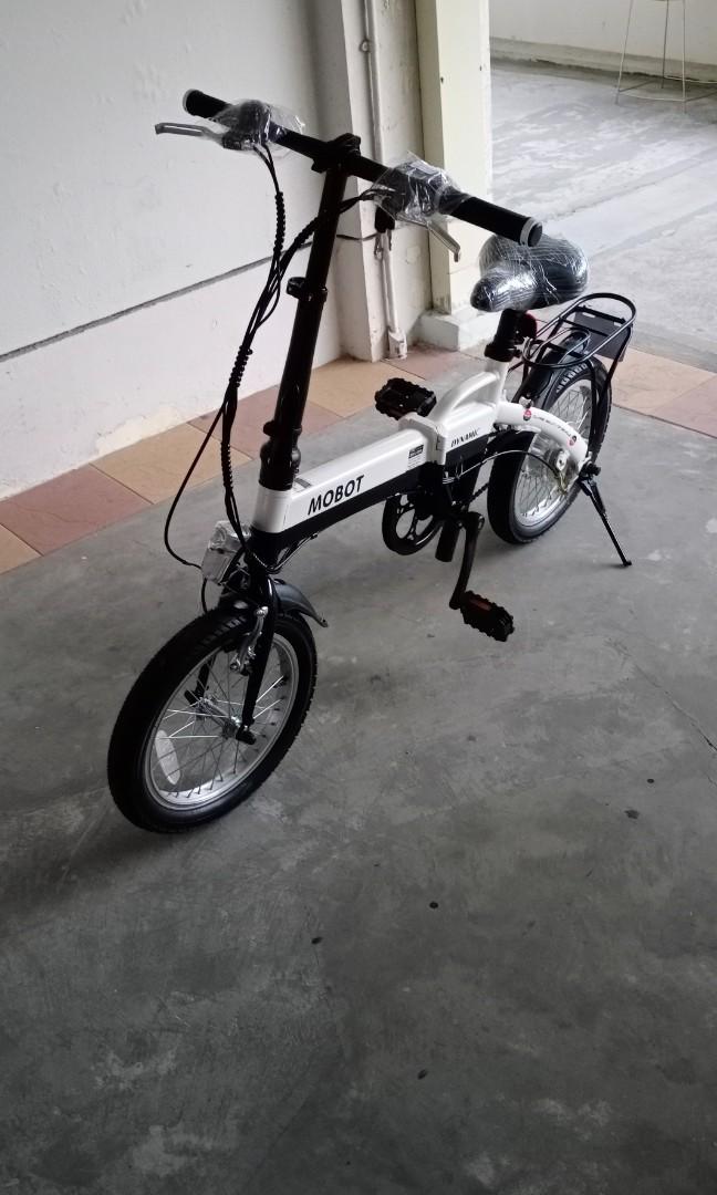 Ebike (Category: E-Scooters & E-Bikes) located in Singapore. Submitted by azmiwarrior (Listing ID 1014958304, Image 3). Description: i like to sell my new mobot dynamic just came on 06/06/20 coz LTA just open and approved not in used all perfect new 100% still have warranty and charger condition 10/10 can slightly negotiate.