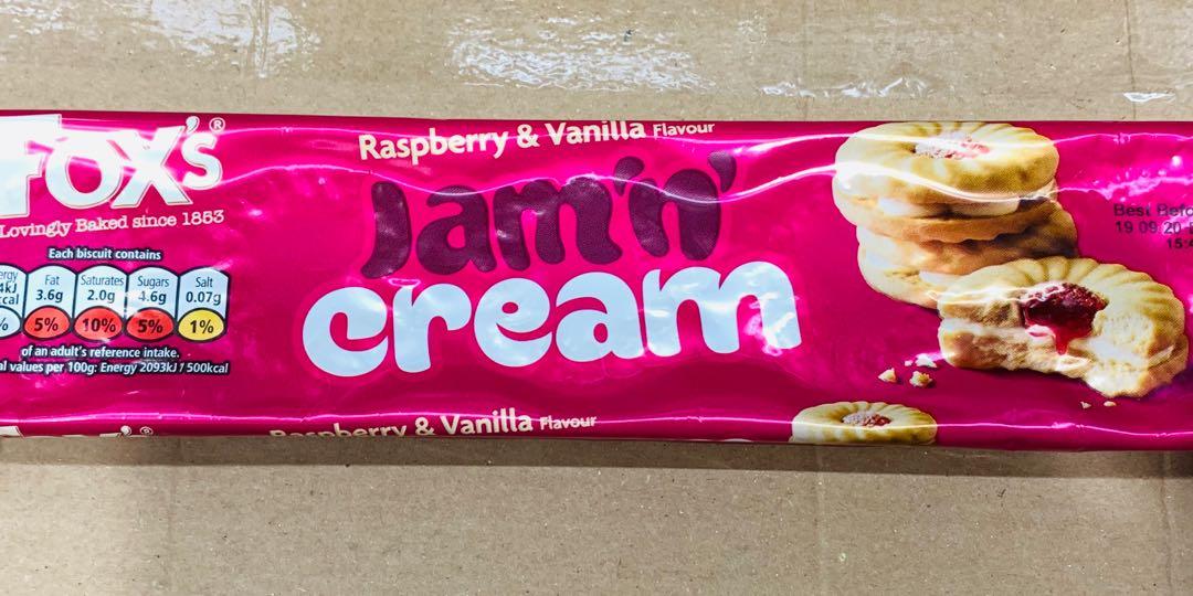 [CLEARANCE] FOX’S Jam ‘n’ Cream Shortcake Biscuits 150g, Food & Drinks, Packaged Snacks on