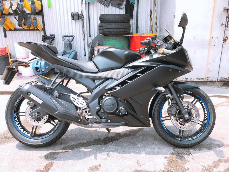R15v2 black store