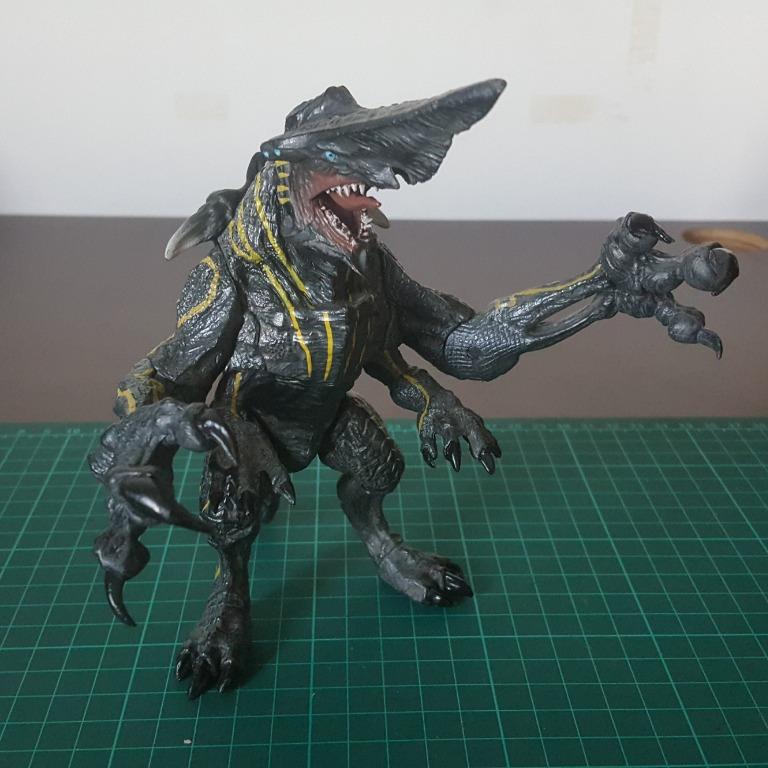 neca knifehead