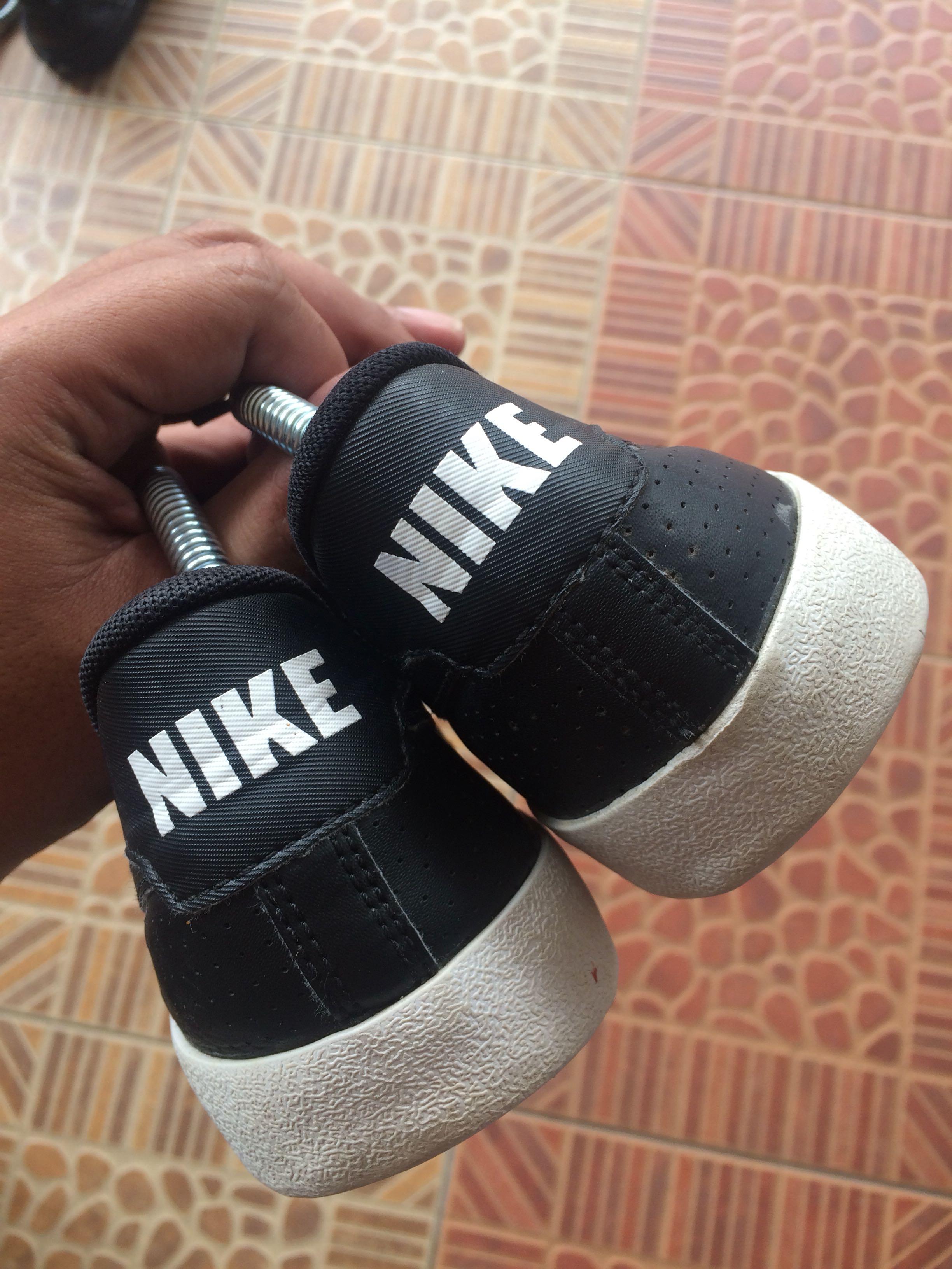 Nike (Category: Sneakers) located in Cheras. Submitted by black.bundle (Listing ID 1017551039, Image 3). Description: Price include postage RM 78 Negotiable.