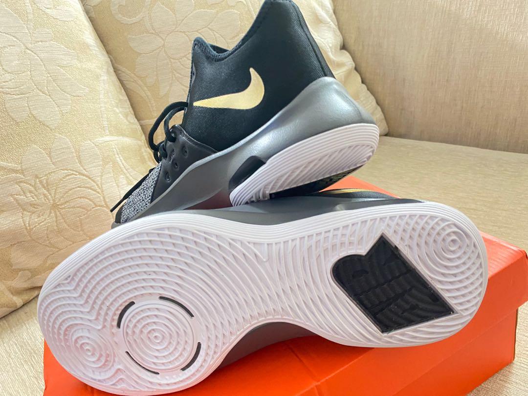 Nike air versatile 3 grey store