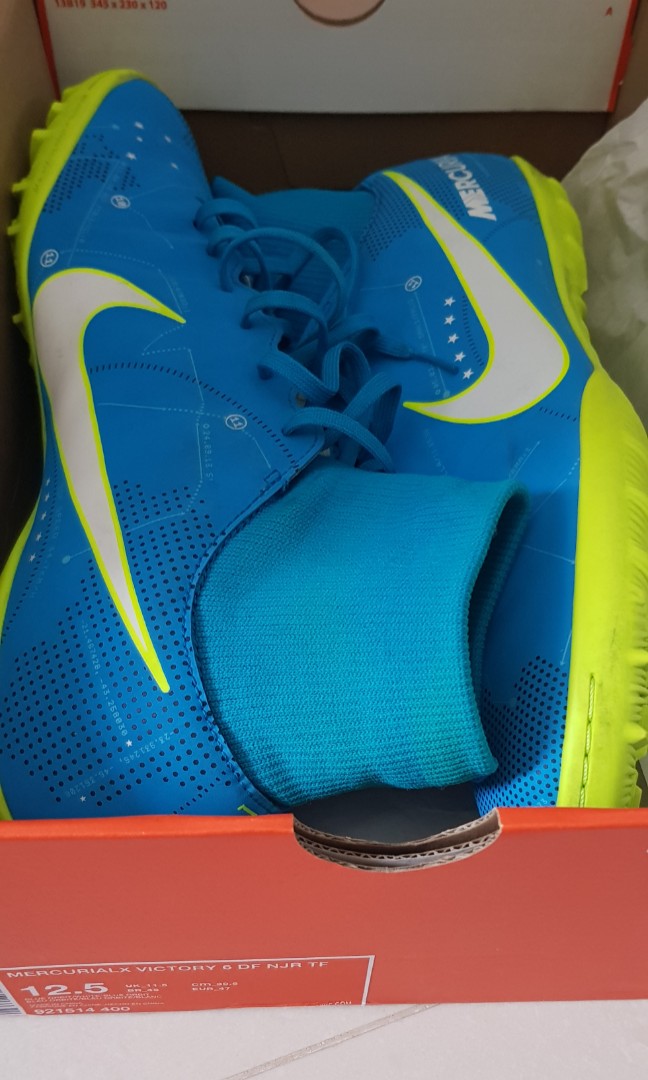 Neymar turf top