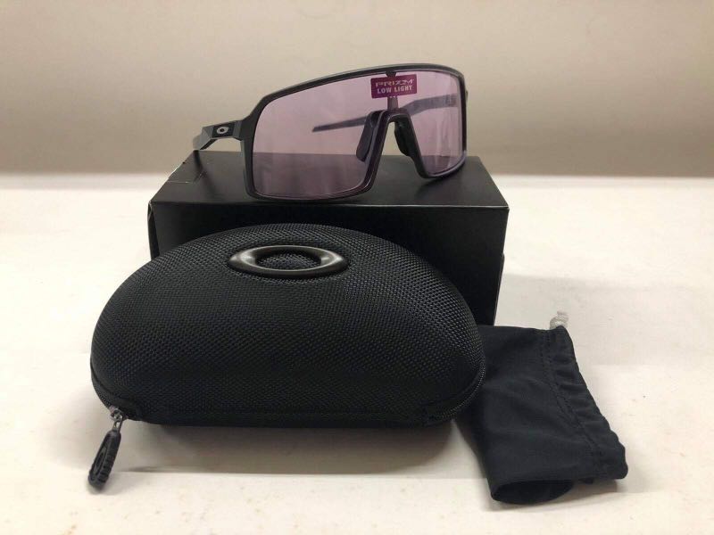 Oakley sutro low light store