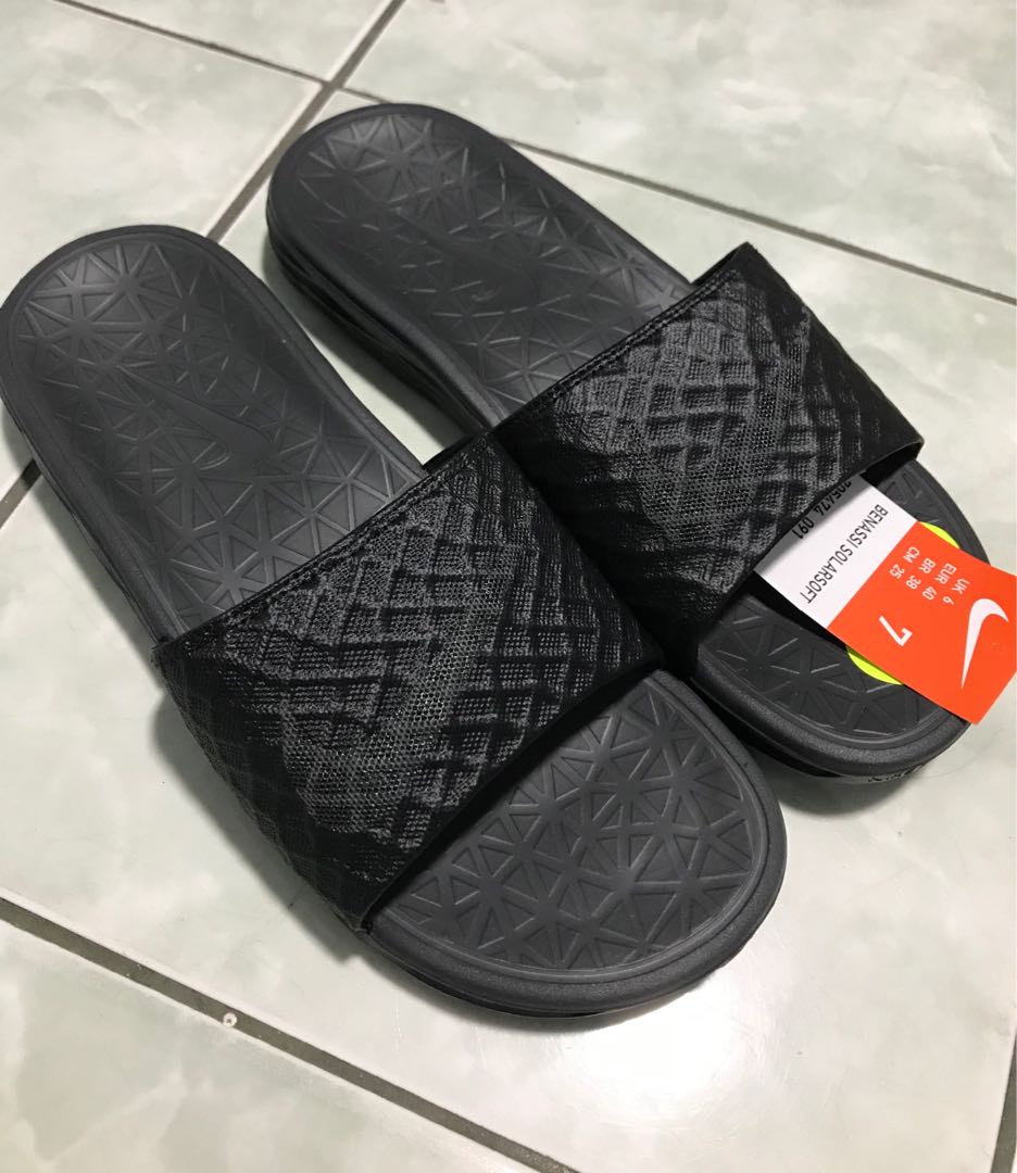 price of original nike slippers