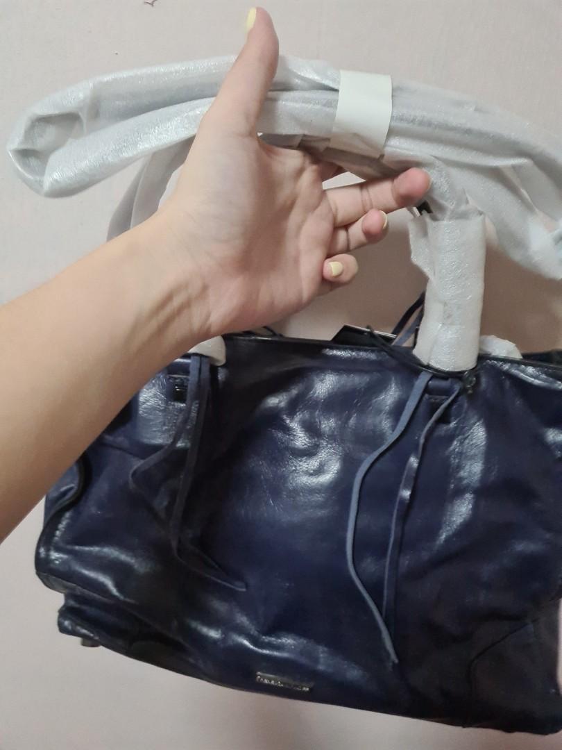Rebecca minkoff regan best sale leather crossbody bag