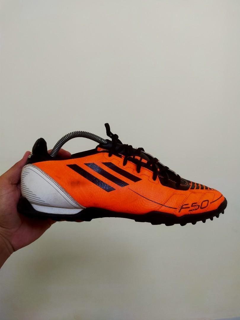 Sepatu Bola Adidas Original Size 44 Fesyen Pria Sepatu Lainnya Di Carousell
