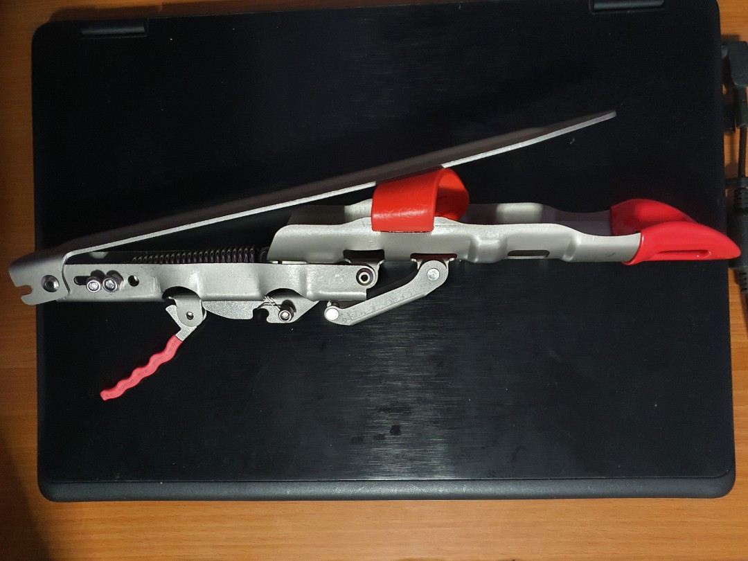 spring loaded rod holder