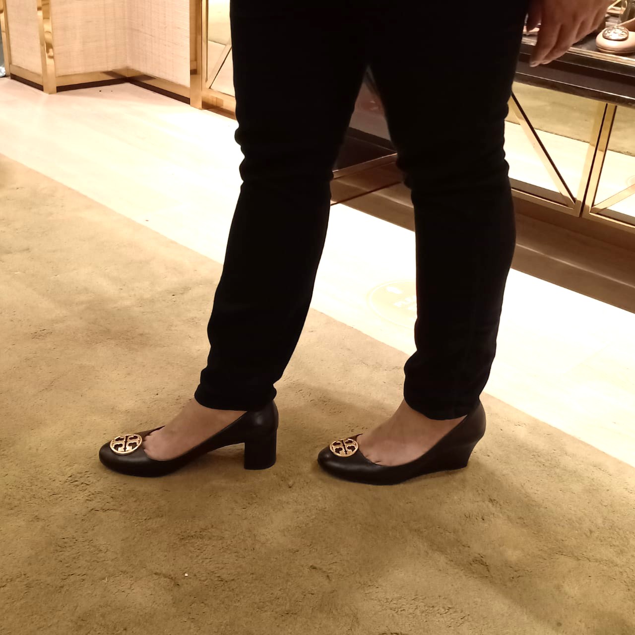 SALE!! Tory Burch Chelsea Pump & Wedges, Fesyen Wanita, Sepatu di Carousell