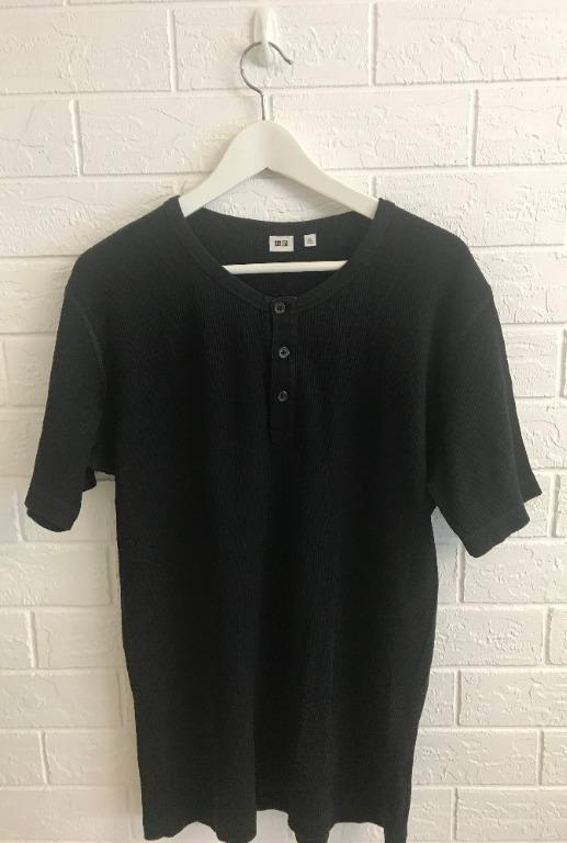 Uniqlo Knitted T Shirt Men S Fashion Clothes Tops On Carousell