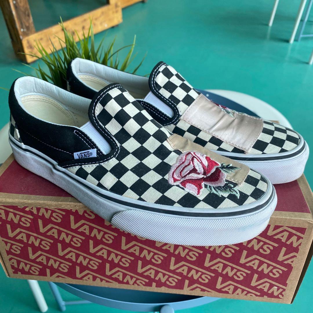 Vans Satin Patchwork (Category: Sneakers) located in Cyberjaya. Submitted by jillnco (Listing ID 1017434965, Image 1). Description: 👉🏽 Authentic💯 👉🏽 Uk 7 👉🏽 Negotiable for serious buyer Please view my listings for more shoes. Cod Cyberjaya or postage:).