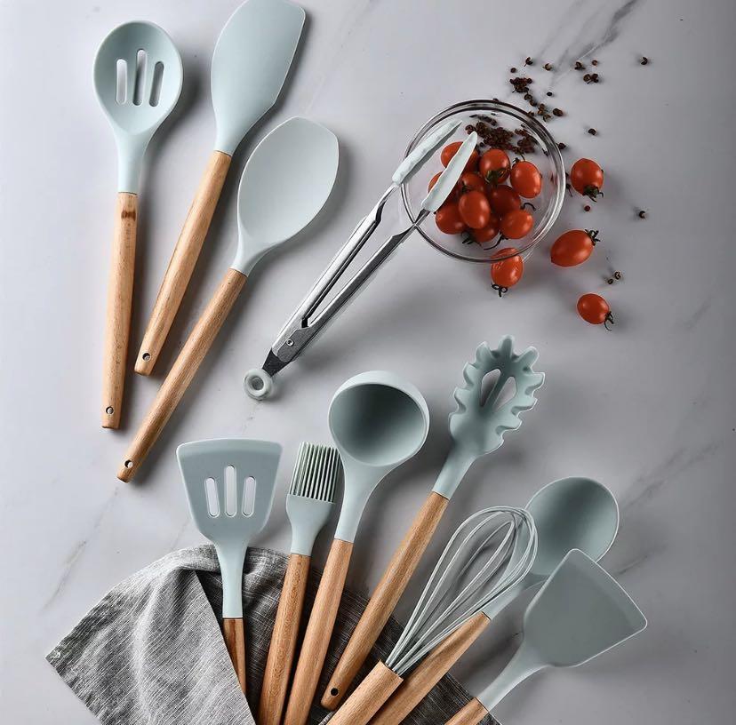 11 pcs Silicon kitchenware utensils (Category: Bakeware) located in Mandaluyong City. Submitted by jaimedios (Listing ID 1019653730, Image 2). Description: For your cooking needs!!! 11 Silicon kitchenware utensils with bucket! Inclusions: Storage bucket Food tongs Soup spoon Scraper Spaghetti Spoon Leaky shovel Flat spoon Flat colander Spatula Whisk Oil brush Blue green silicon with wooden handle - Food grade silicon - FDA approved BPA free, safe
