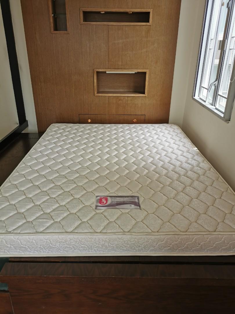 海馬牌床褥 Seahorse Queen size mattress, 傢俬＆家居, 傢俬 Carousell