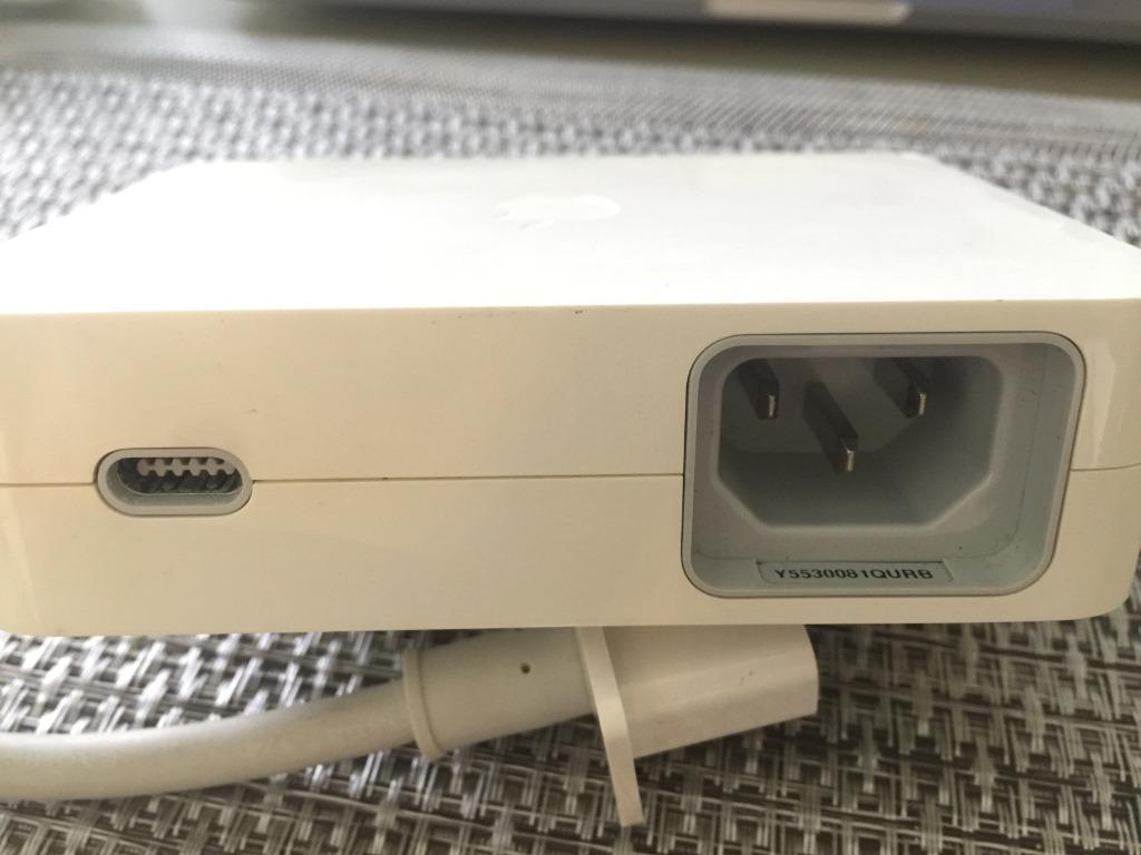Apple Cinema HD Display 90W Power adapter and cable cords