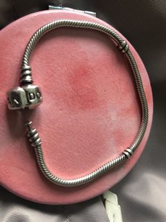 (Category: ) located in . Submitted by cloudninetynine (Listing ID 1019606967, Image 1). Description: .