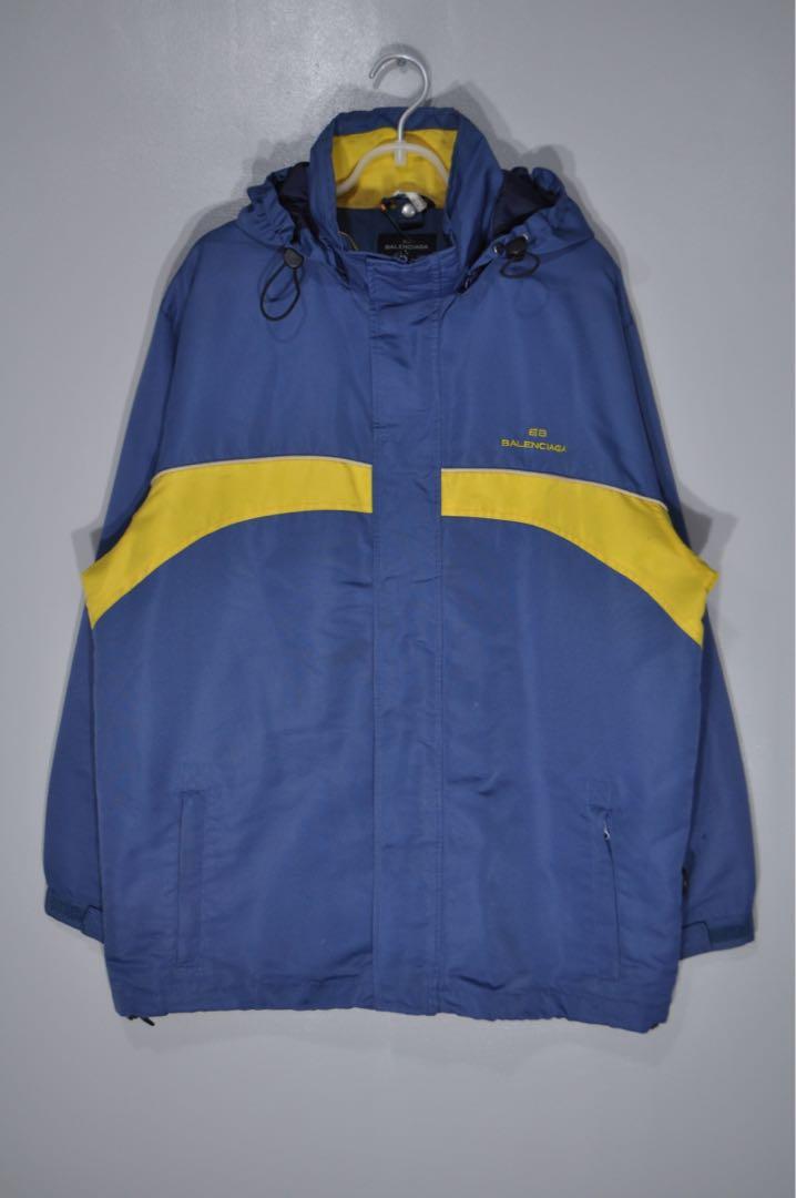 sports windbreaker jacket