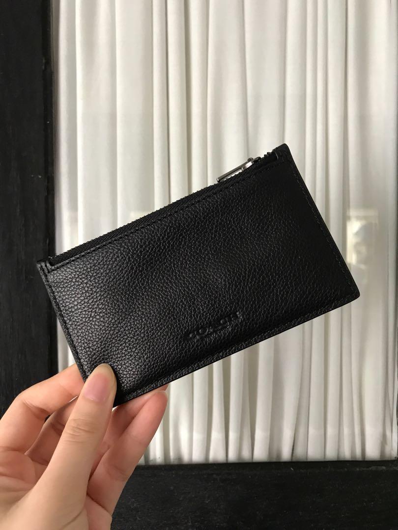 Coach Card Holder <NEW> 現貨 （分類：銀包、卡片套）位於 Hong Kong。 由 buygoodwest_overtheworld 提交（商品編號 1019709372，圖片 1）。簡介： +$15可配埋紙袋紙盒。