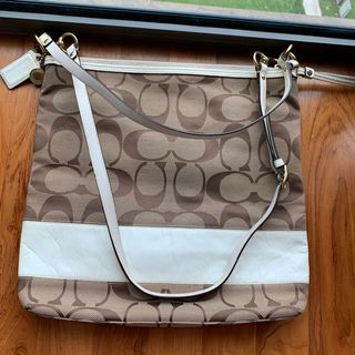 (Category: ) located in . Submitted by summer.days (Listing ID 1019690028, Image 1). Description: .