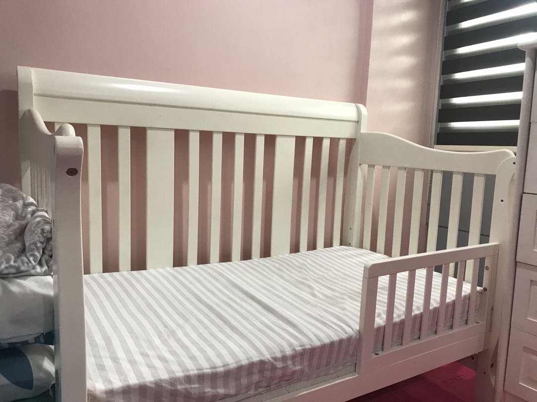 crib with mattress