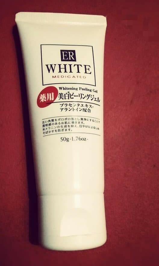 Daiso ER White Medicated Whitening Peeling Gel (Category: Face Care) located in Bacoor. Submitted by anag729 (Listing ID 1019667346, Image 2). Description: ER WHITE MEDICATED WHITENING PEELING GEL 💯Guaranteed Japan Made 50g 📌 It leads to the skin with a sense of transparency by removing and cleaning the old horny skin. It suppresses the formation of melanin and prevents sunburn spots and freckles. <How to use> After washing and drying the face,