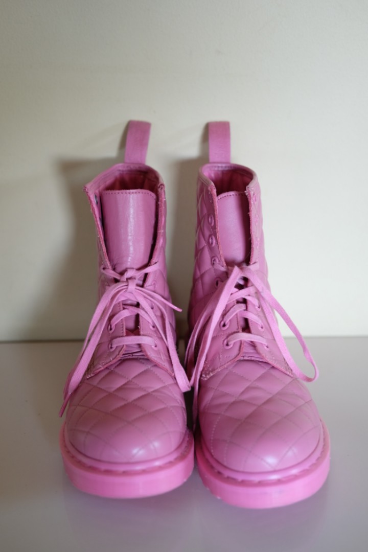 pink boots