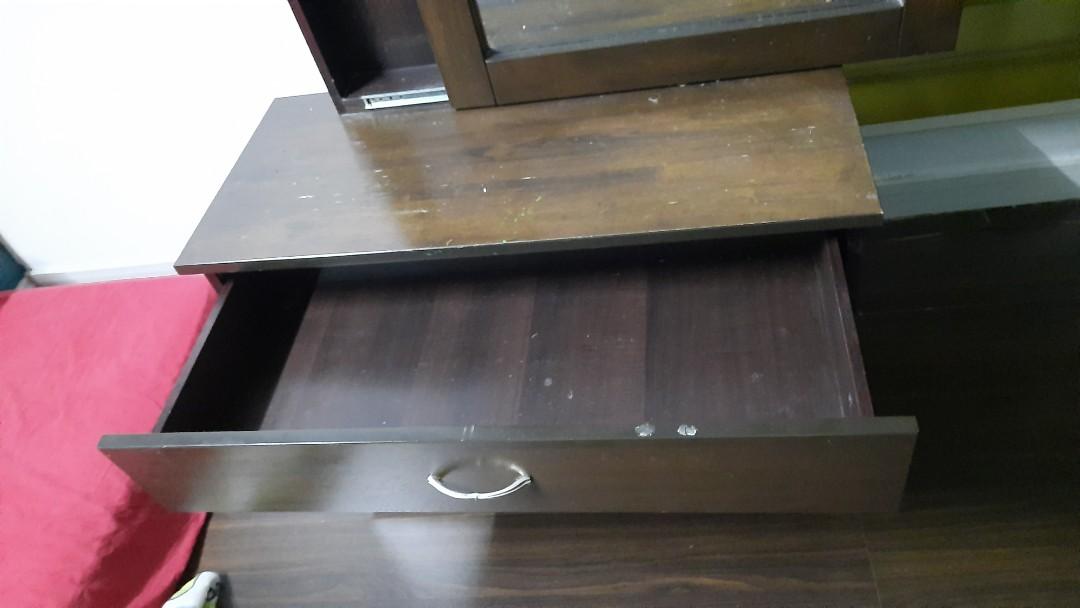 Dressing table (Category: Tables & Sets) located in Bangi. Submitted by used00 (Listing ID 1019576194, Image 3). Description: .