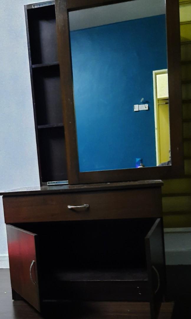 Dressing table (Category: Tables & Sets) located in Bangi. Submitted by used00 (Listing ID 1019576194, Image 2). Description: .
