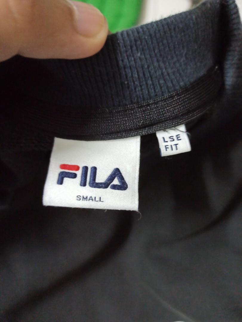Fila (Category: Hoodies) located in Kluang. Submitted by danialj (Listing ID 1019683203, Image 3). Description: Fila Sweatshirt Pit18 Semua cun tiptop lengan masih cekak Berminat ws www.wasap.my/601160544662.