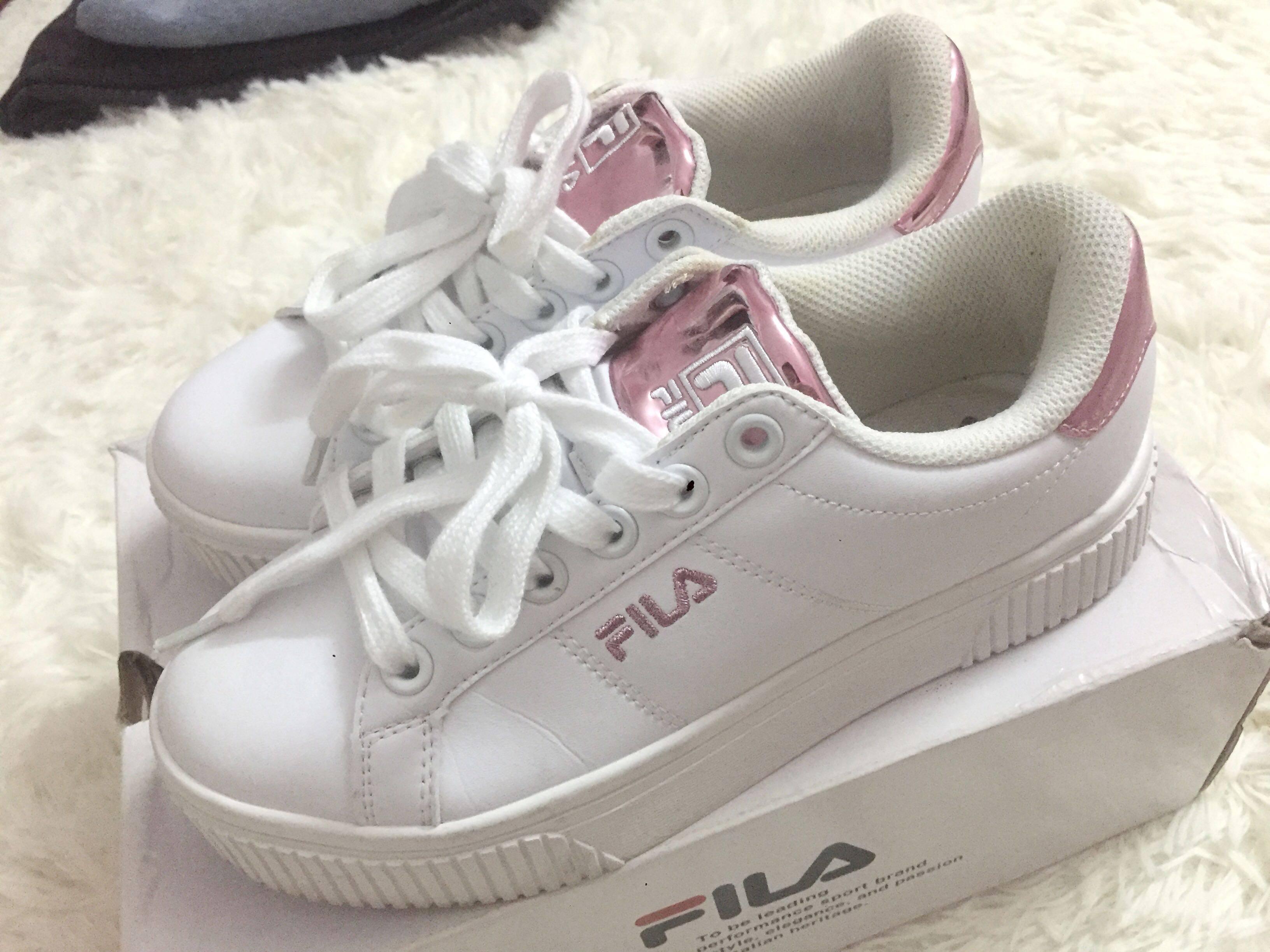 fila shiny shoes