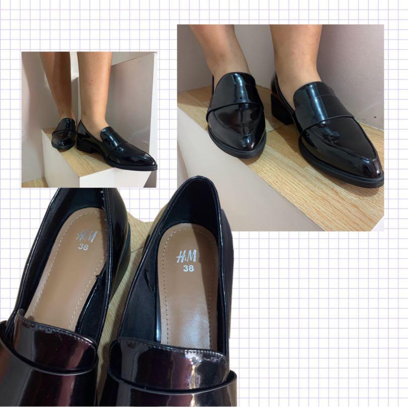 heeled moccasins