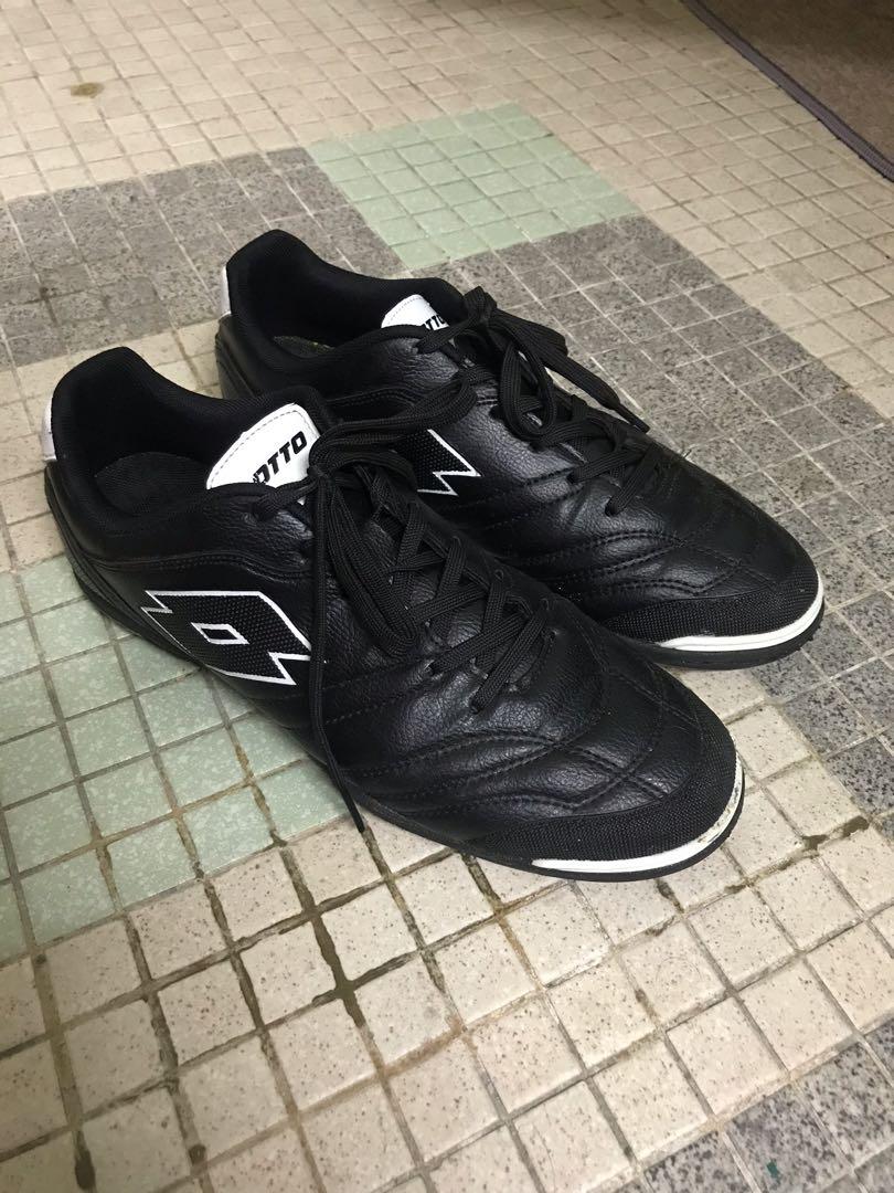 kasut futsal lotto