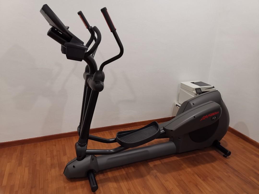 Life Fitness elliptical cross trainer X9i, Sports Equipment, Exercise